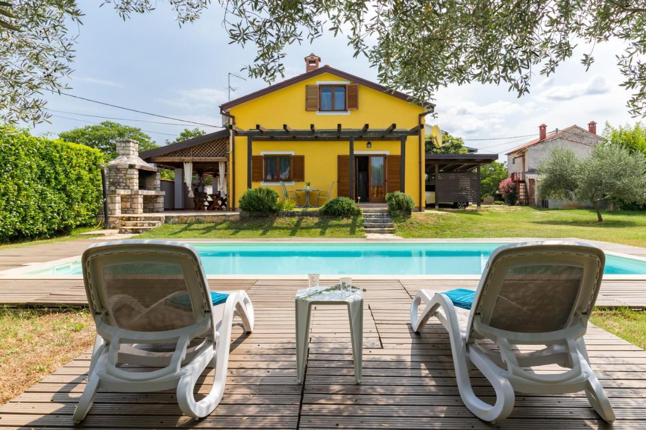 Villa Nada Buje Exterior photo