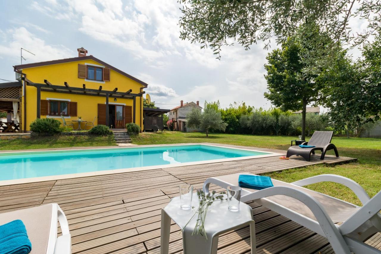 Villa Nada Buje Exterior photo