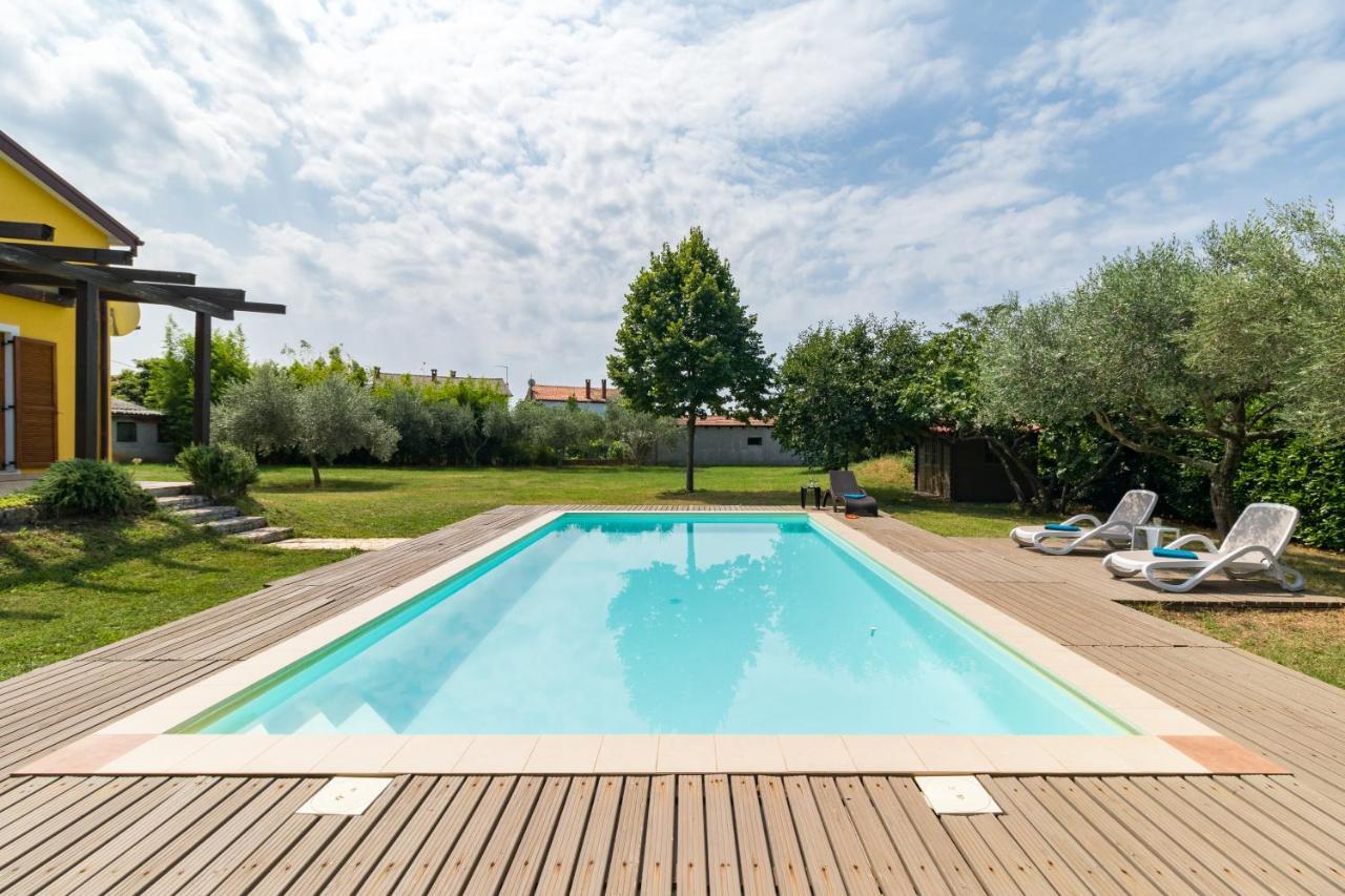 Villa Nada Buje Exterior photo