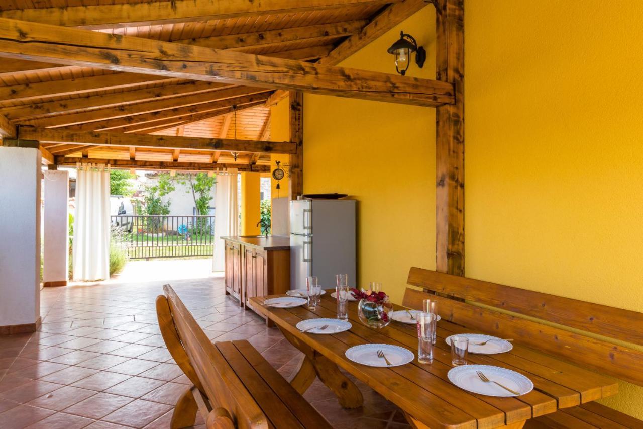 Villa Nada Buje Exterior photo